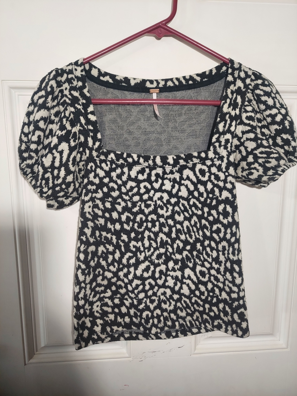 Free People black and white leopard print puff sleeve top